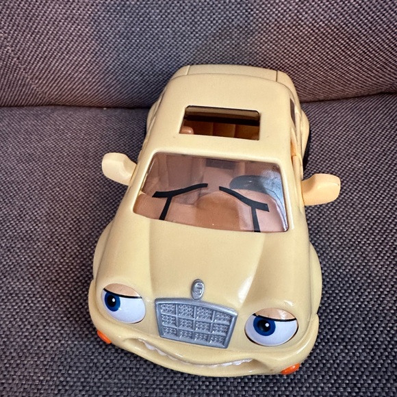 Chevron Cars Leslie LX No 10 Yellow  1998 Techron Gas Vintage - Picture 3 of 6